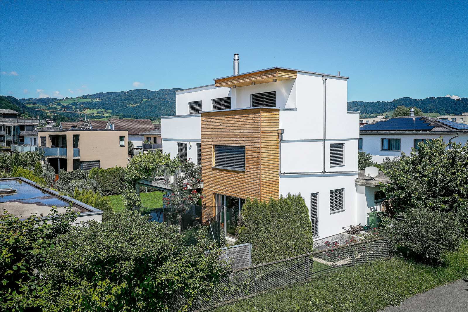 Nachher: Das zusätzliche Stockwerk bietet Raum für Bad, Büro und Dachterrasse.