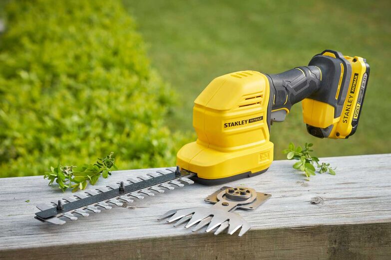 Langlebige Akkus für die kommende Gartensaison: Der Werkzeughersteller Stanley hat das Akku-System «FATMAX® V20» für den Garten- und Landschaftsbau weiterentwickelt. Sämtliche Outdoor-Geräte wie Rasenmäher, Rasentrimmer oder Heckenschere sind kabellos und werden mit einem Hochleistungs-Akkugerät für eine besonders lange Laufzeit geliefert, um die vielfältigen Arbeiten im Garten so angenehm und flexibel wie möglich zu gestalten. Stanley Black & Decker Deutschland GmbH, www.stanleyworks.de