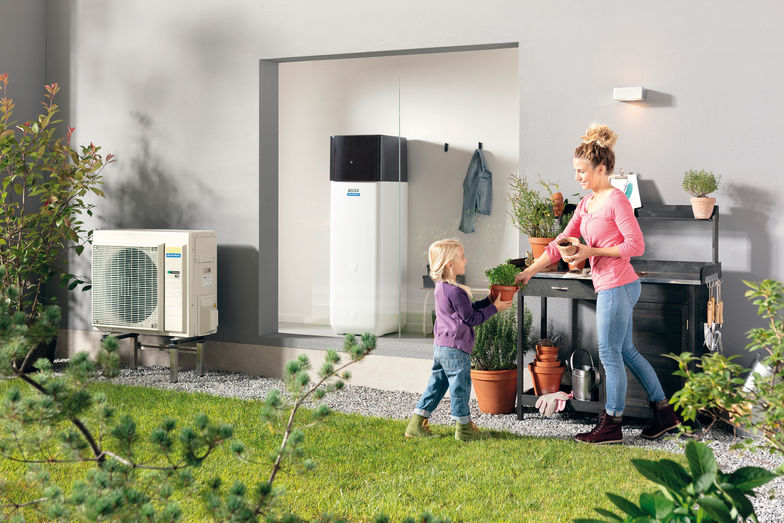 Luft-Wasser-Wärmepumpe «Domotec-Rotex HPSU compact Ultra»